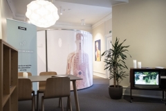 Sorg- og DR-lounge i udstillingen hos Landsforeningen Liv&Død