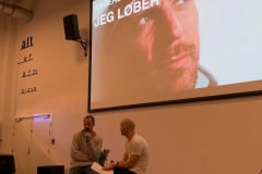 Journalist Anders Legarth, der har skrevet bogen ’Jeg løber’ efter tabet af sin datter, i samtale med Ole Huld fra DR - til tema-aftenen om sorg.